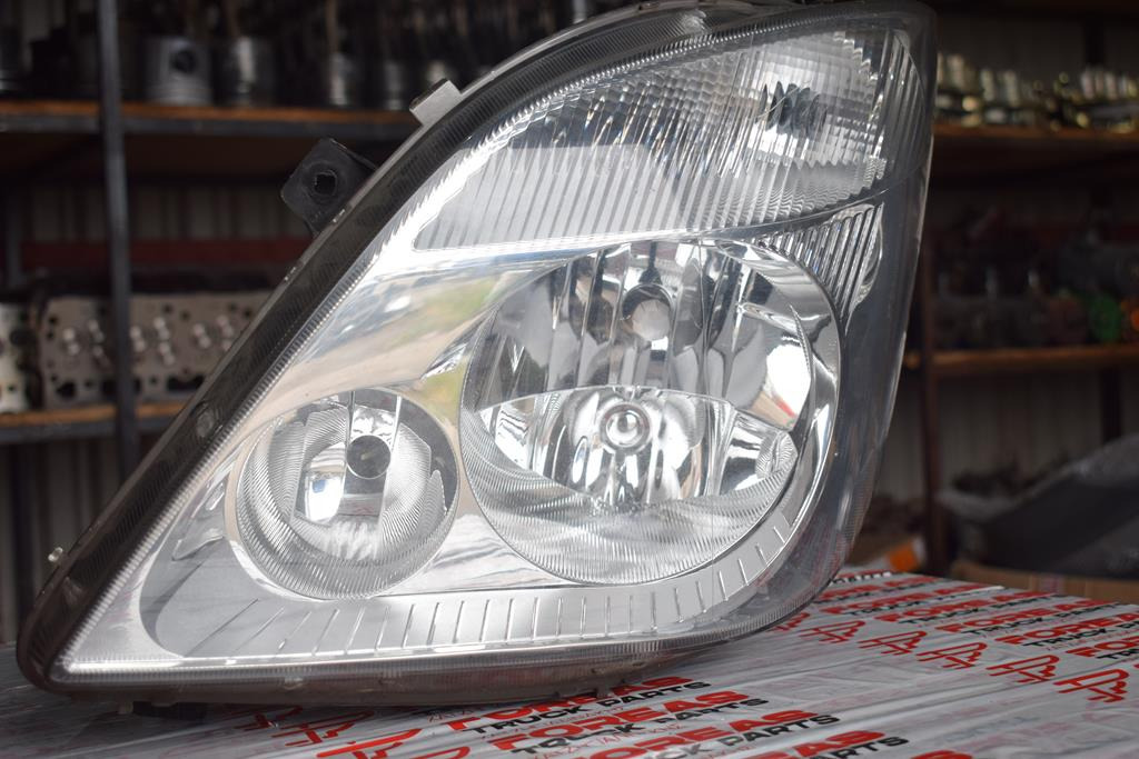 MERCEDES-BENZ SPRINTER 906 LEFT FRONT LIGHT - DRIVER - Tuled/ Valgus - Veoauto: pilt 2 MERCEDES-BENZ SPRINTER 906 LEFT FRONT LIGHT - DRIVER - Tuled/ Valgus - Veoauto: pilt 2