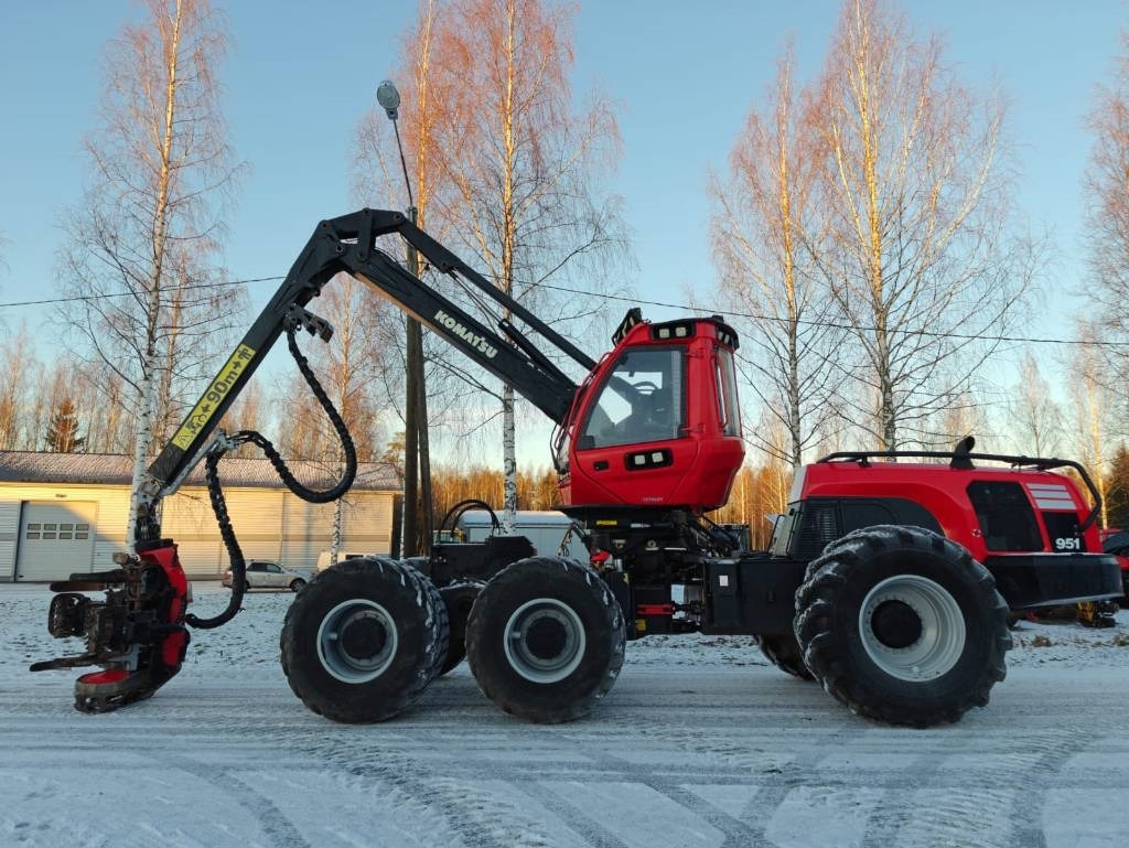 Komatsu 951 - Metsakoristaja: pilt 2 Komatsu 951 - Metsakoristaja: pilt 2