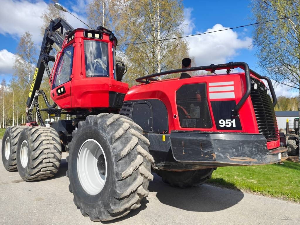 Komatsu 951 - Metsakoristaja: pilt 3 Komatsu 951 - Metsakoristaja: pilt 3