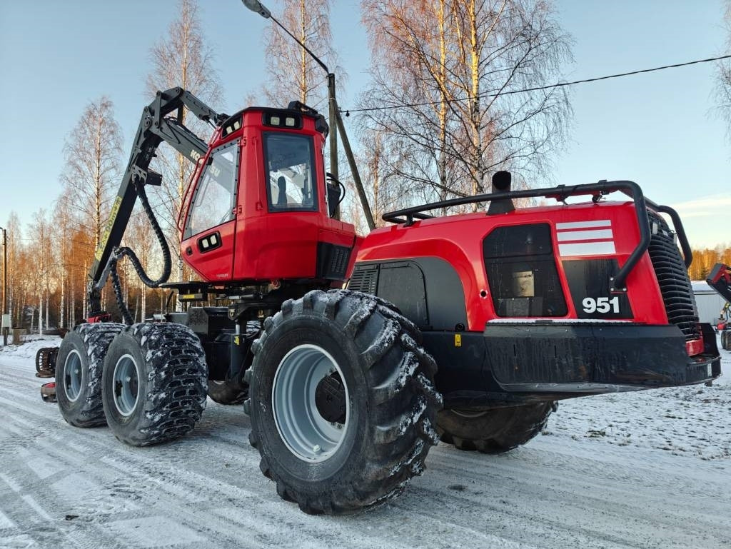 Komatsu 951 - Metsakoristaja: pilt 3 Komatsu 951 - Metsakoristaja: pilt 3