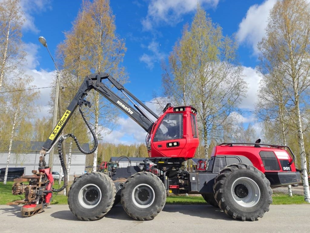 Komatsu 951 - Metsakoristaja: pilt 2 Komatsu 951 - Metsakoristaja: pilt 2