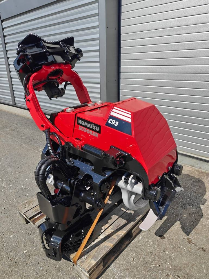 Komatsu C 93 - Raiepäised: pilt 1 Komatsu C 93 - Raiepäised: pilt 1