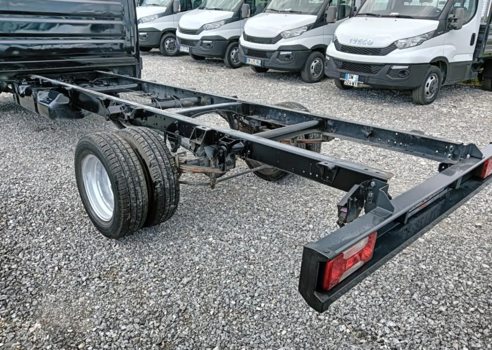 Iveco 35C13, 35C12, 35C14, 35C15 - Kabiinišassiiga veoauto: pilt 3 Iveco 35C13, 35C12, 35C14, 35C15 - Kabiinišassiiga veoauto: pilt 3