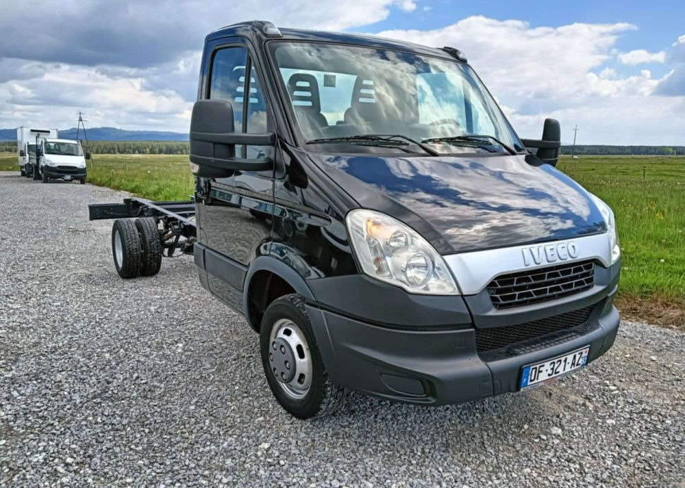 Iveco 35C13, 35C12, 35C14, 35C15 - Kabiinišassiiga veoauto: pilt 4 Iveco 35C13, 35C12, 35C14, 35C15 - Kabiinišassiiga veoauto: pilt 4