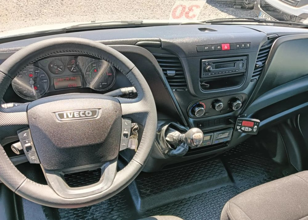Iveco 35C13, 35C12, 35C14, 35C15 - Tarbesõiduk külmik: pilt 5 Iveco 35C13, 35C12, 35C14, 35C15 - Tarbesõiduk külmik: pilt 5