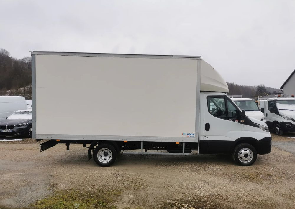 Iveco 3.0-150KM Daily 35C15 Kontener długi rama 35-150 kiper Klimatyzacja długi rozstaw - Tarbesõiduk furgoon: pilt 4 Iveco 3.0-150KM Daily 35C15 Kontener długi rama 35-150 kiper Klimatyzacja długi rozstaw - Tarbesõiduk furgoon: pilt 4