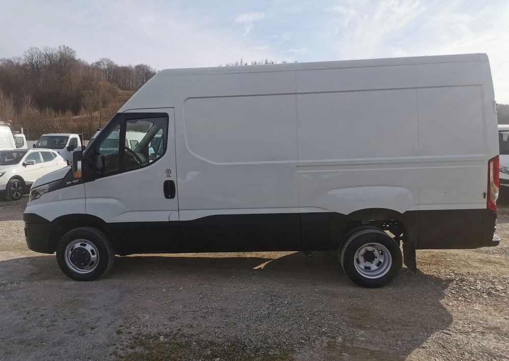 Iveco 35C13 Daily L3H2 bliźniak Klima 2.3-130KM 6-biegów Hak podwójne koła 35-130 L4H2 - Kaubik: pilt 2 Iveco 35C13 Daily L3H2 bliźniak Klima 2.3-130KM 6-biegów Hak podwójne koła 35-130 L4H2 - Kaubik: pilt 2
