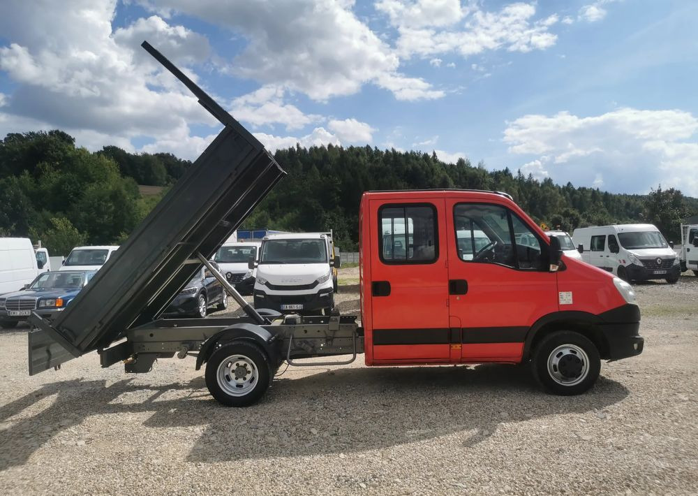 Iveco Daily 35C13 Brygadówka wywrotka Klimatyzacja Dubel hak kiper doka 35C13 - Tarbesõiduk kallur: pilt 2 Iveco Daily 35C13 Brygadówka wywrotka Klimatyzacja Dubel hak kiper doka 35C13 - Tarbesõiduk kallur: pilt 2