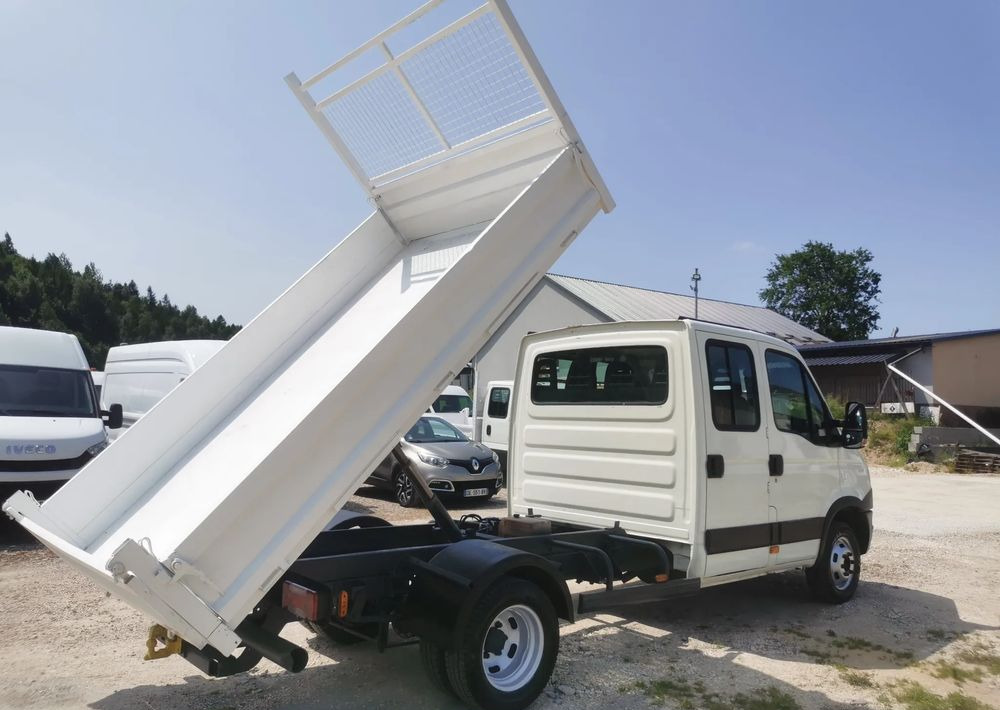 Iveco Daily 35C13 Kiper brygadówka 7-os wywrotka 130KM klimatyzacja Hak doka - Tarbesõiduk kallur: pilt 4 Iveco Daily 35C13 Kiper brygadówka 7-os wywrotka 130KM klimatyzacja Hak doka - Tarbesõiduk kallur: pilt 4