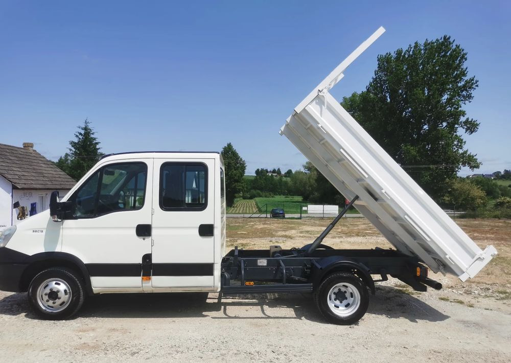 Iveco Daily 35C13 Kiper brygadówka 7-os wywrotka 130KM klimatyzacja Hak doka - Tarbesõiduk kallur: pilt 2 Iveco Daily 35C13 Kiper brygadówka 7-os wywrotka 130KM klimatyzacja Hak doka - Tarbesõiduk kallur: pilt 2