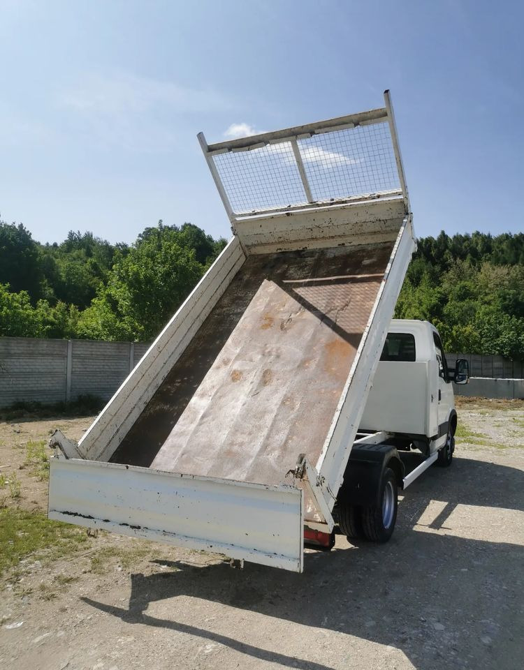 Iveco Daily 35C15 Kiper 3.0 - 150KM wywrotka Hak Bliźniak blokada mostu Klima - Tarbesõiduk kallur: pilt 4 Iveco Daily 35C15 Kiper 3.0 - 150KM wywrotka Hak Bliźniak blokada mostu Klima - Tarbesõiduk kallur: pilt 4