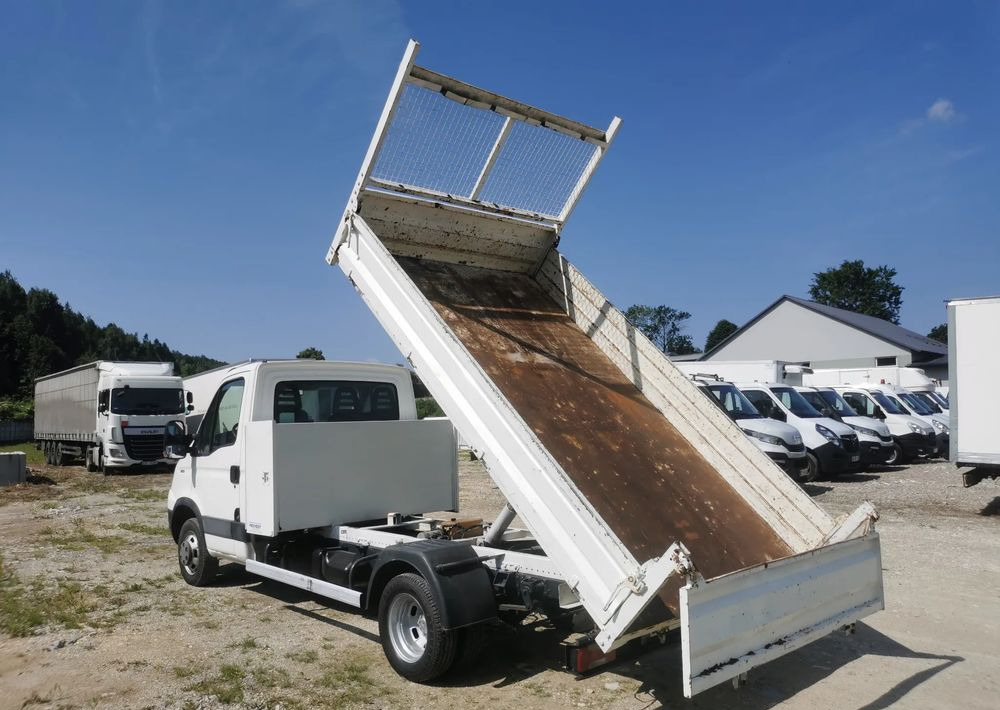 Iveco Daily 35C15 Kiper 3.0 - 150KM wywrotka Hak Bliźniak blokada mostu Klima - Tarbesõiduk kallur: pilt 3 Iveco Daily 35C15 Kiper 3.0 - 150KM wywrotka Hak Bliźniak blokada mostu Klima - Tarbesõiduk kallur: pilt 3