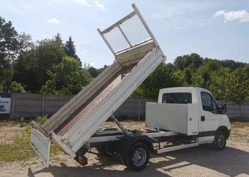 Iveco Daily 35C15 Kiper 3.0 - 150KM wywrotka Hak Bliźniak blokada mostu Klima - Tarbesõiduk kallur: pilt 5 Iveco Daily 35C15 Kiper 3.0 - 150KM wywrotka Hak Bliźniak blokada mostu Klima - Tarbesõiduk kallur: pilt 5