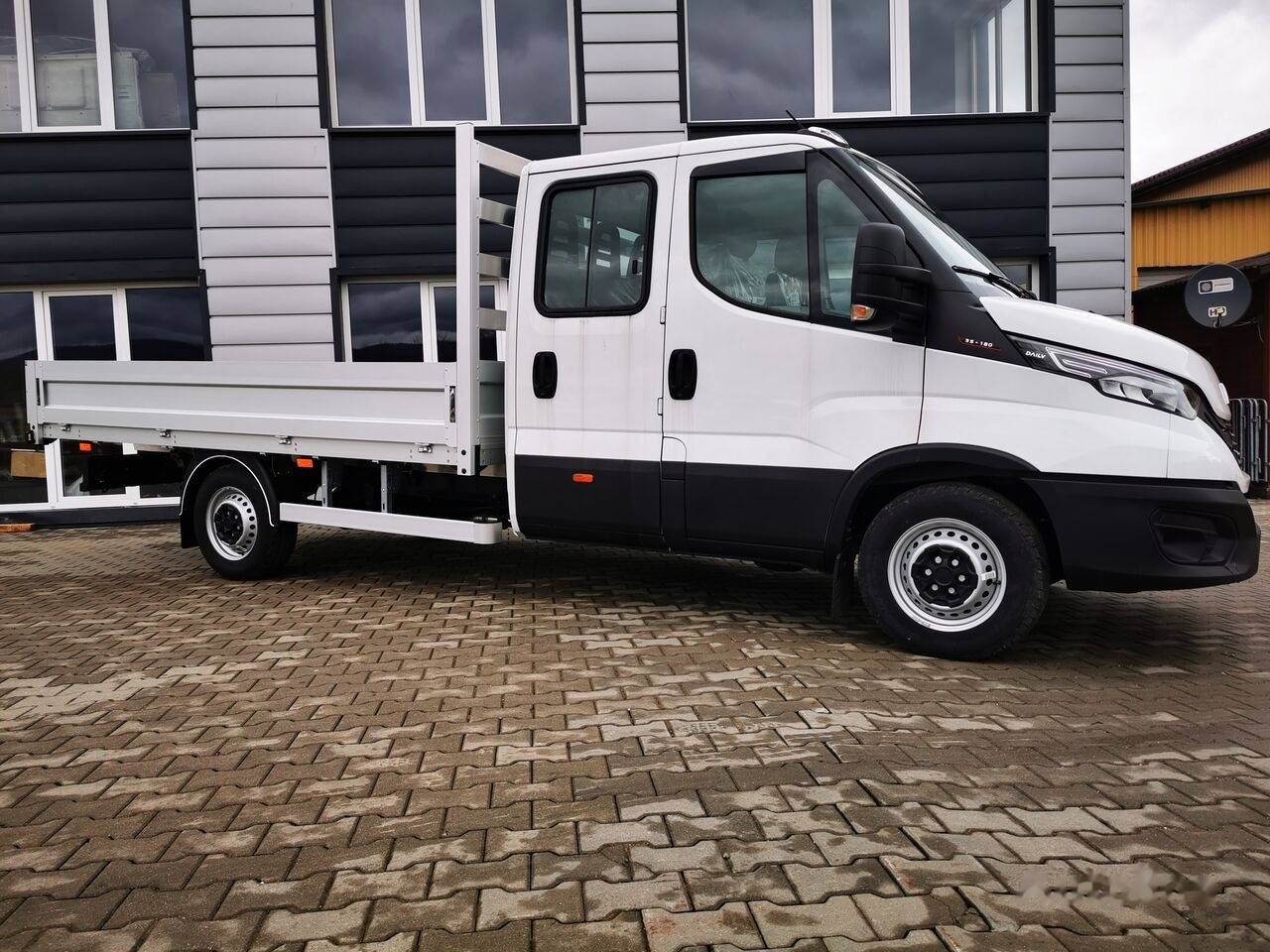IVECO Daily 180KM r. oś 4100 - Madelauto: pilt 2 IVECO Daily 180KM r. oś 4100 - Madelauto: pilt 2