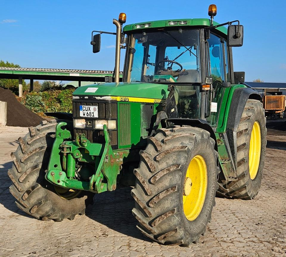 John Deere 6810 | Stoll Robust 30 HDP FL | FH | 8.070 Std. - Traktor: pilt 1 John Deere 6810 | Stoll Robust 30 HDP FL | FH | 8.070 Std. - Traktor: pilt 1