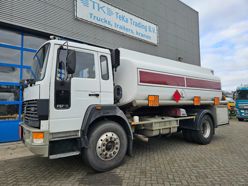Volvo F S7 18 HOBUR 14.800 Liter 3 Compartments Steel Manual - Tsisternauto: pilt 1 Volvo F S7 18 HOBUR 14.800 Liter 3 Compartments Steel Manual - Tsisternauto: pilt 1