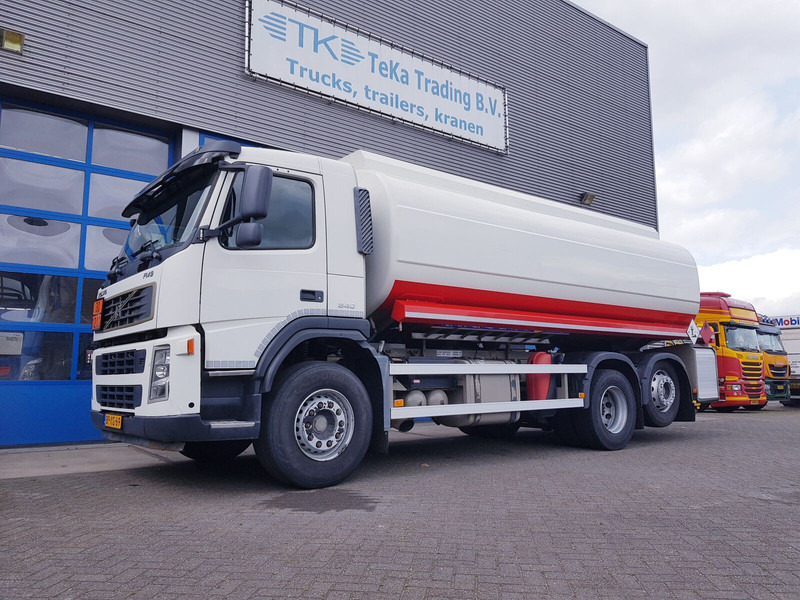 Volvo FM 9.340 Fuel 21.400 Liter 3 Comp Euro 3 - Tsisternauto: pilt 1 Volvo FM 9.340 Fuel 21.400 Liter 3 Comp Euro 3 - Tsisternauto: pilt 1