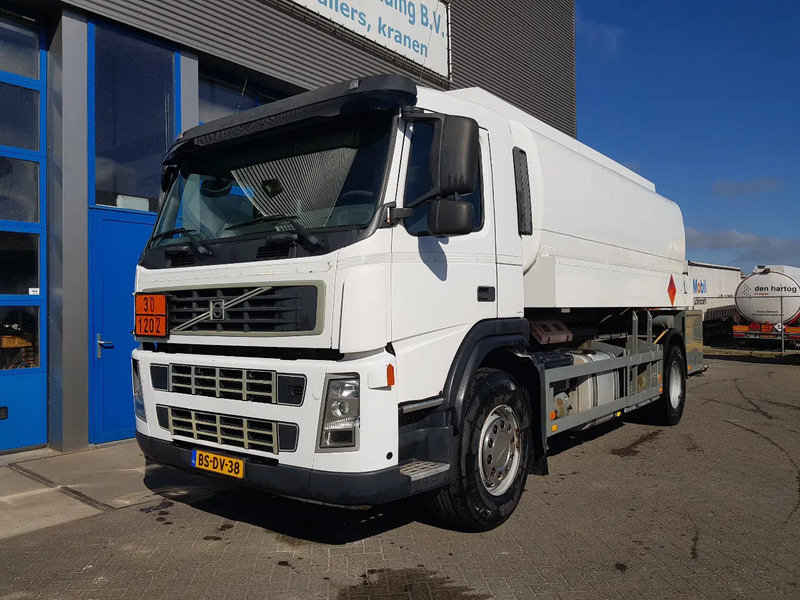 Volvo FM 9.340 Petrol, Diesel 17000 Ltr. 3 Compartementen - Tsisternauto: pilt 1 Volvo FM 9.340 Petrol, Diesel 17000 Ltr. 3 Compartementen - Tsisternauto: pilt 1