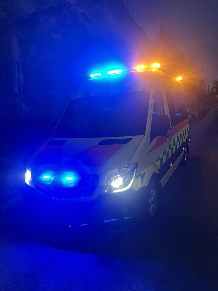 MERCEDES-BENZ Sprinter 319 - Light AMBULANCE / shvydka dopomo - Kiirabiauto: pilt 1 MERCEDES-BENZ Sprinter 319 - Light AMBULANCE / shvydka dopomo - Kiirabiauto: pilt 1