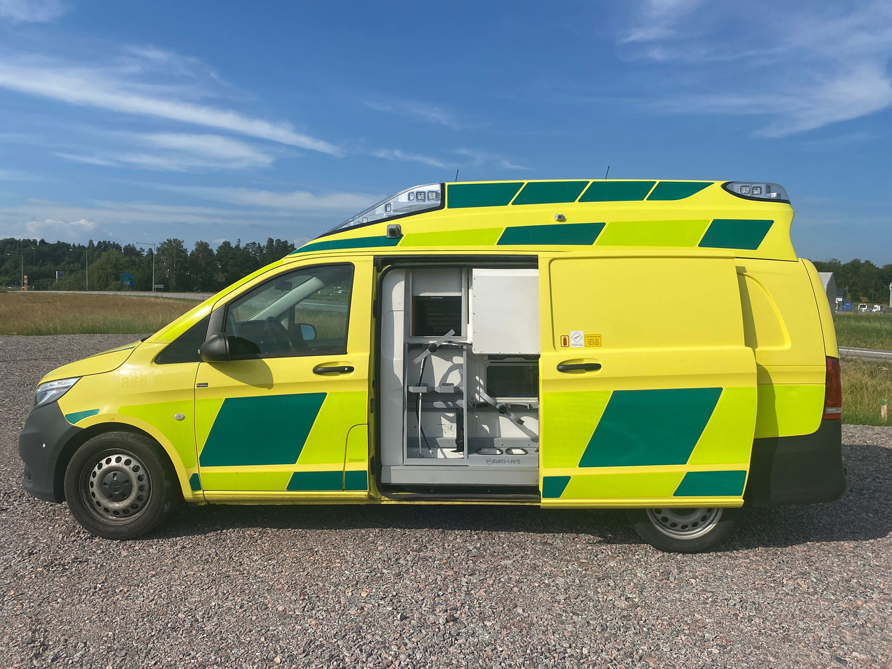 MERCEDES-BENZ Vito 119 4x4 - Ambulans / AMBULANCE - Kiirabiauto: pilt 5 MERCEDES-BENZ Vito 119 4x4 - Ambulans / AMBULANCE - Kiirabiauto: pilt 5