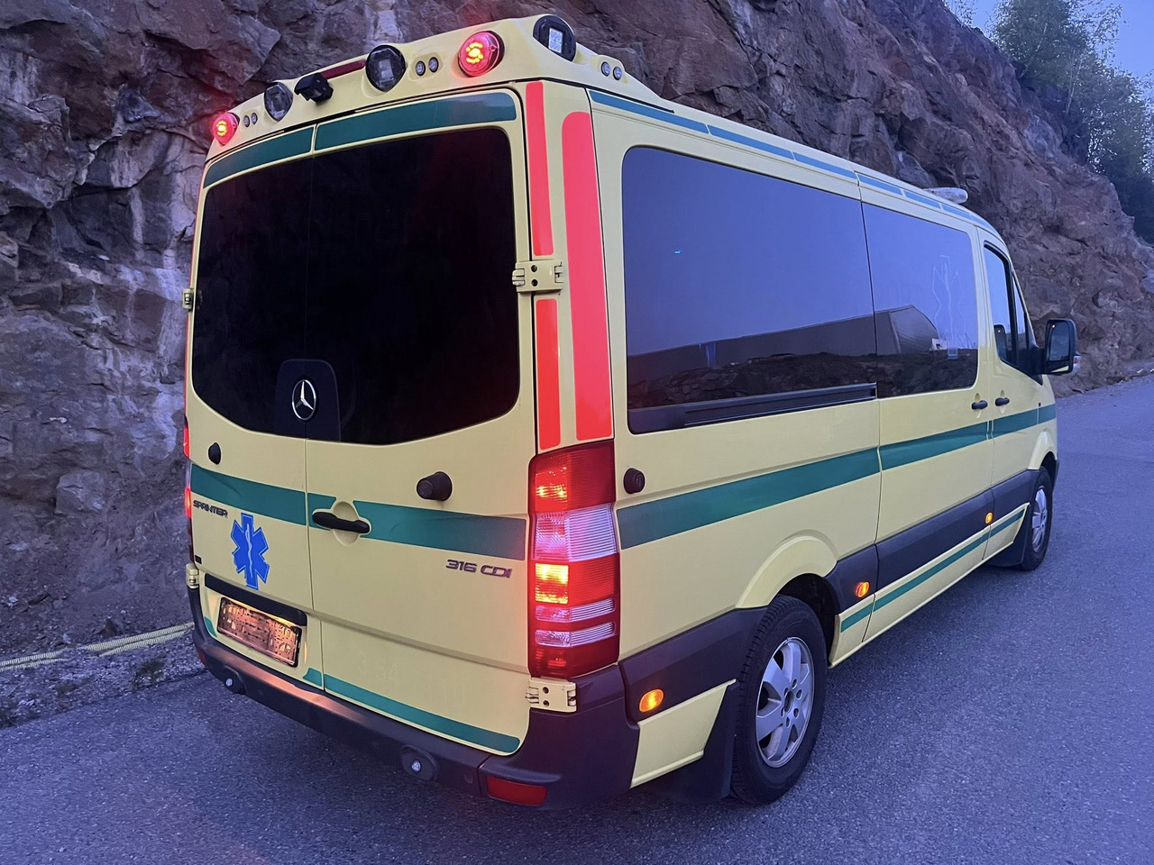 Mercedes-Benz Sprinter 316 - 2 stretcher AMBULANCE / Krankenwagen / Швидка допомога - Kiirabiauto: pilt 3 Mercedes-Benz Sprinter 316 - 2 stretcher AMBULANCE / Krankenwagen / Швидка допомога - Kiirabiauto: pilt 3