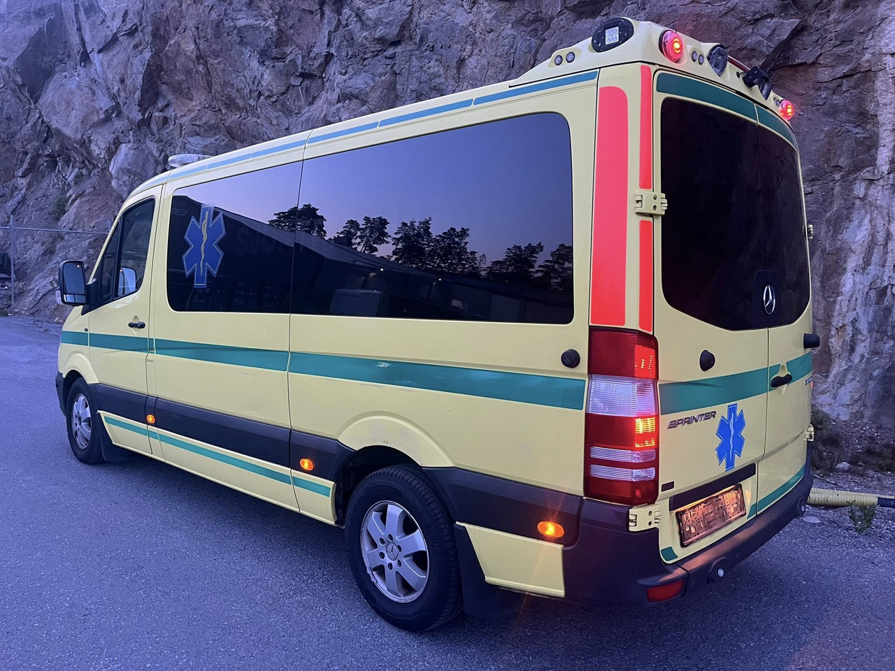 Mercedes-Benz Sprinter 316 - 2 stretcher AMBULANCE / Krankenwagen / Швидка допомога - Kiirabiauto: pilt 4 Mercedes-Benz Sprinter 316 - 2 stretcher AMBULANCE / Krankenwagen / Швидка допомога - Kiirabiauto: pilt 4