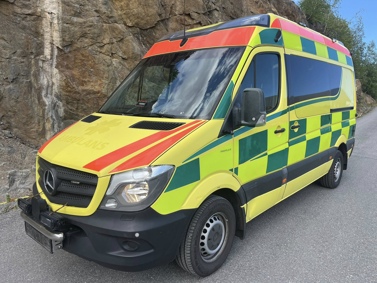 Mercedes-Benz Sprinter 319 - AMBULANCE / Krankenwagen / Ambulancia - Kiirabiauto: pilt 1 Mercedes-Benz Sprinter 319 - AMBULANCE / Krankenwagen / Ambulancia - Kiirabiauto: pilt 1