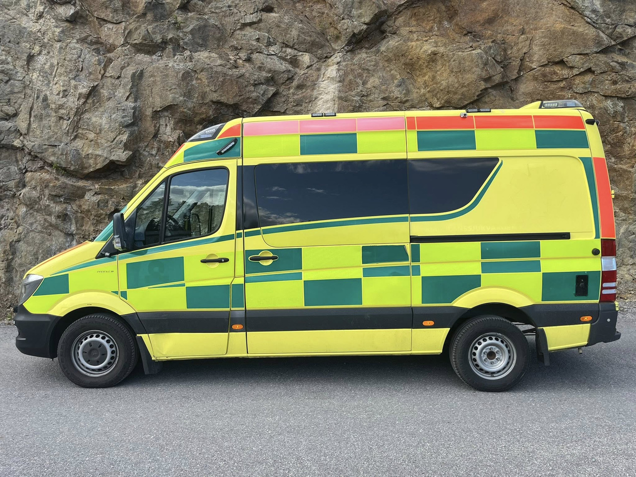 Mercedes-Benz Sprinter 319 - AMBULANCE / Krankenwagen / Ambulancia - Kiirabiauto: pilt 5 Mercedes-Benz Sprinter 319 - AMBULANCE / Krankenwagen / Ambulancia - Kiirabiauto: pilt 5