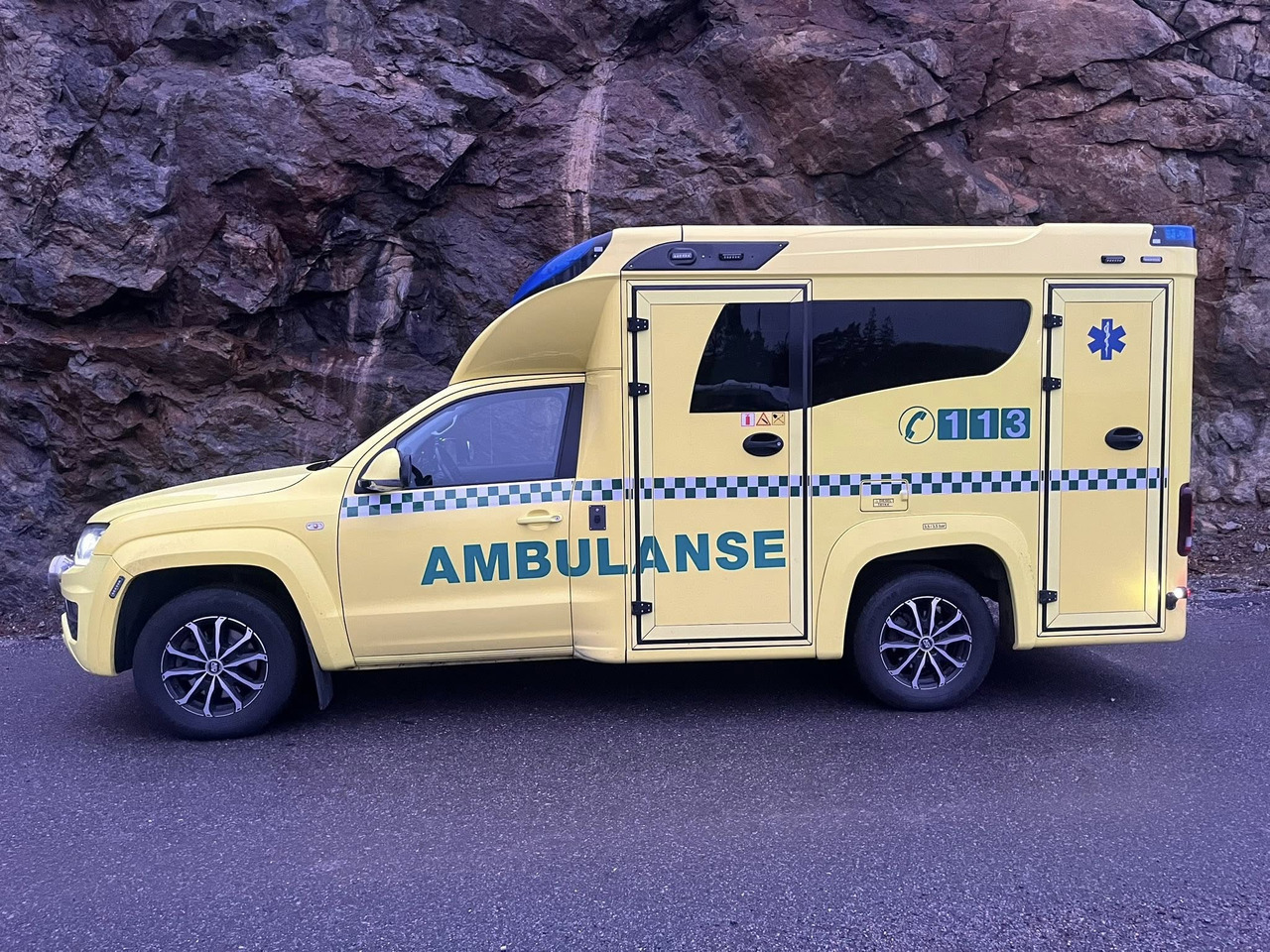 VOLKSWAGEN Amarok XL 4motion - AMBULANCE /Krankenwagen - Kiirabiauto: pilt 3 VOLKSWAGEN Amarok XL 4motion - AMBULANCE /Krankenwagen - Kiirabiauto: pilt 3
