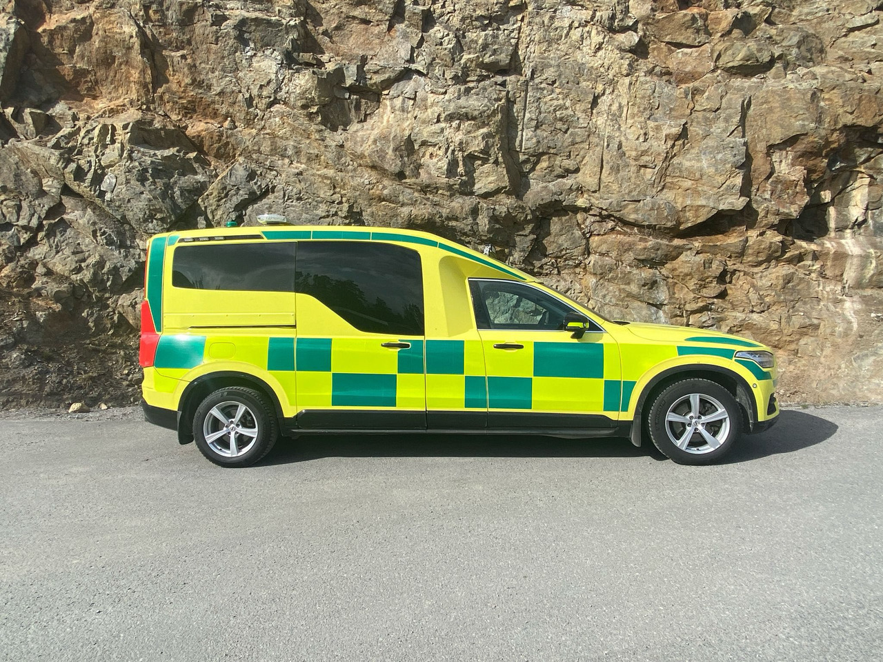 Volvo Nilsson XC90 D5 AWD - Ambulance / Krankenwagen / Швидка допомога - Kiirabiauto: pilt 5 Volvo Nilsson XC90 D5 AWD - Ambulance / Krankenwagen / Швидка допомога - Kiirabiauto: pilt 5