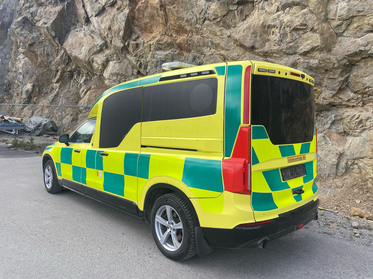 Volvo Nilsson XC90 D5 AWD - Ambulance / Krankenwagen / Швидка допомога - Kiirabiauto: pilt 4 Volvo Nilsson XC90 D5 AWD - Ambulance / Krankenwagen / Швидка допомога - Kiirabiauto: pilt 4