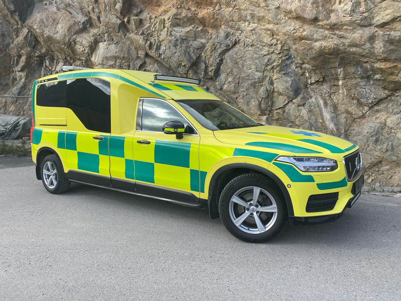Volvo Nilsson XC90 D5 AWD - Ambulance - RESERVERAD !! - Kiirabiauto: pilt 1 Volvo Nilsson XC90 D5 AWD - Ambulance - RESERVERAD !! - Kiirabiauto: pilt 1
