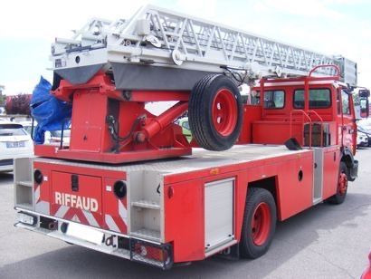 Renault Midliner M180 Drehleiter Feuerwehr EPSA23.5 1999 - Veoautolt tõusev platvorm: pilt 4 Renault Midliner M180 Drehleiter Feuerwehr EPSA23.5 1999 - Veoautolt tõusev platvorm: pilt 4