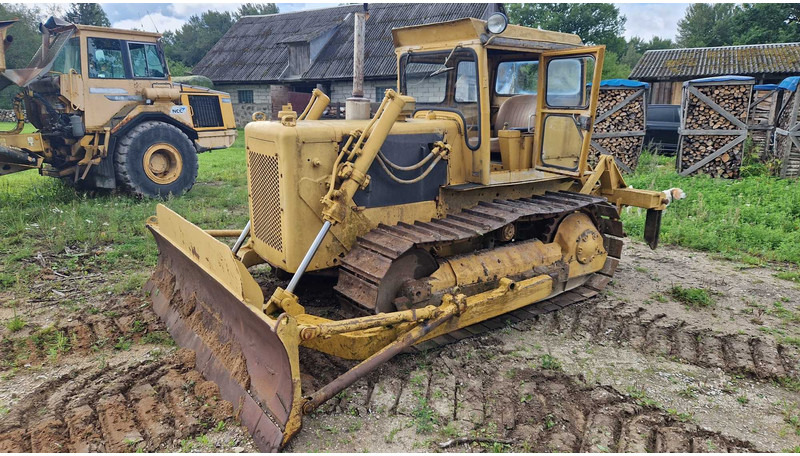 Caterpillar D4D - Buldooser: pilt 1 Caterpillar D4D - Buldooser: pilt 1