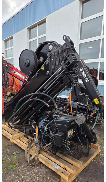 Hiab 211 EP-5 Hipro - Kraana-manipulaator - Veoauto: pilt 1 Hiab 211 EP-5 Hipro - Kraana-manipulaator - Veoauto: pilt 1