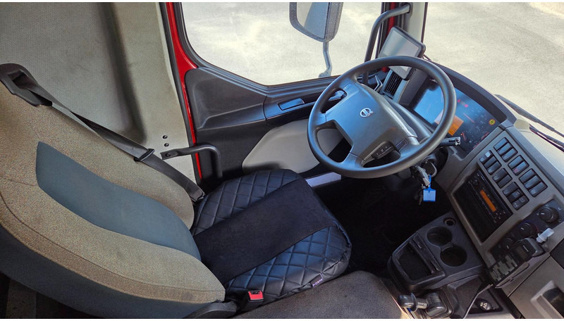 Puksiirauto Volvo FL250 4X2: pilt 11