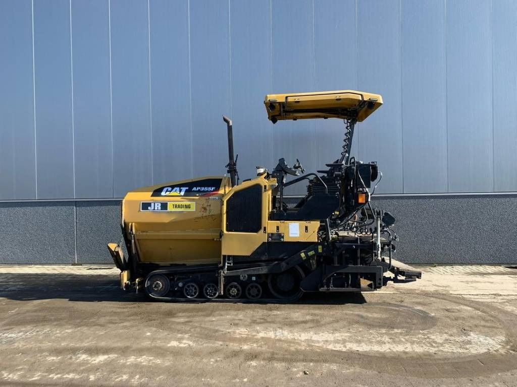 CAT AP355F - Asfaldilaotur: pilt 1 CAT AP355F - Asfaldilaotur: pilt 1