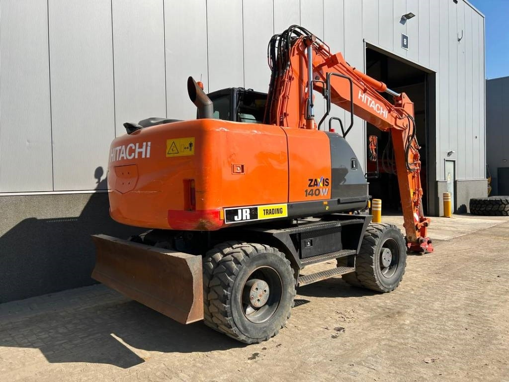 Hitachi ZX 140 W-5B - Ratastel ekskavaator: pilt 4 Hitachi ZX 140 W-5B - Ratastel ekskavaator: pilt 4