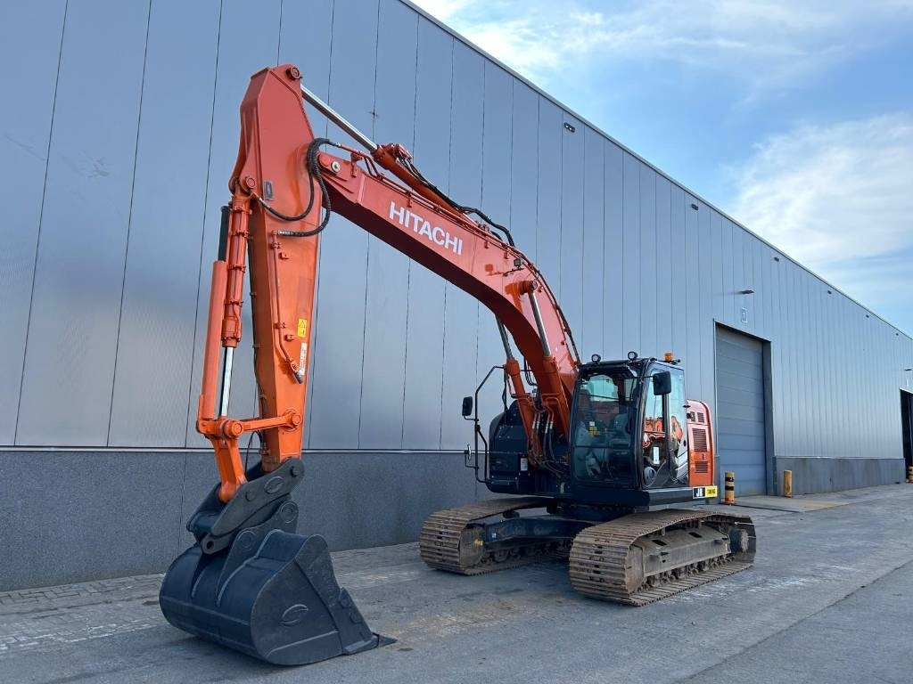 Hitachi ZX 225 US LC-6 - Lintekskavaator: pilt 2 Hitachi ZX 225 US LC-6 - Lintekskavaator: pilt 2