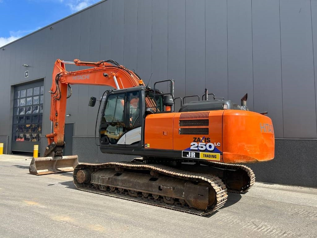 Hitachi ZX 250 LC-6 (GPS Prepared) - Lintekskavaator: pilt 3 Hitachi ZX 250 LC-6 (GPS Prepared) - Lintekskavaator: pilt 3