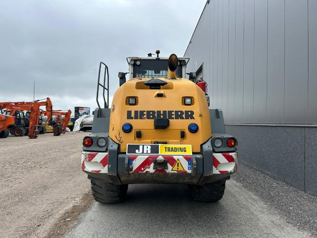 Liebherr L 550 (Comes with High-tip - Mit Hochkipper) - Rataslaadur: pilt 4 Liebherr L 550 (Comes with High-tip - Mit Hochkipper) - Rataslaadur: pilt 4