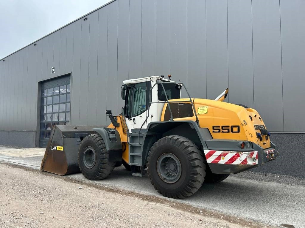 Liebherr L 550 (Comes with High-tip - Mit Hochkipper) - Rataslaadur: pilt 3 Liebherr L 550 (Comes with High-tip - Mit Hochkipper) - Rataslaadur: pilt 3