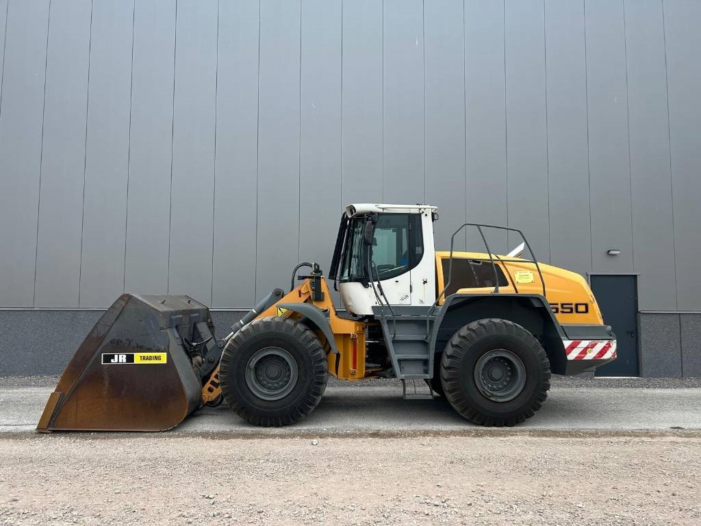 Liebherr L 550 (Comes with High-tip - Mit Hochkipper) - Rataslaadur: pilt 1 Liebherr L 550 (Comes with High-tip - Mit Hochkipper) - Rataslaadur: pilt 1