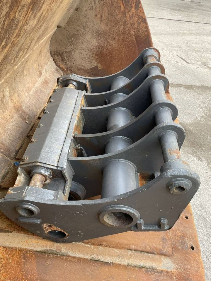 Volvo L250H L260H coupler + GP bucket - Kopp - Ehitusmasinad: pilt 2 Volvo L250H L260H coupler + GP bucket - Kopp - Ehitusmasinad: pilt 2