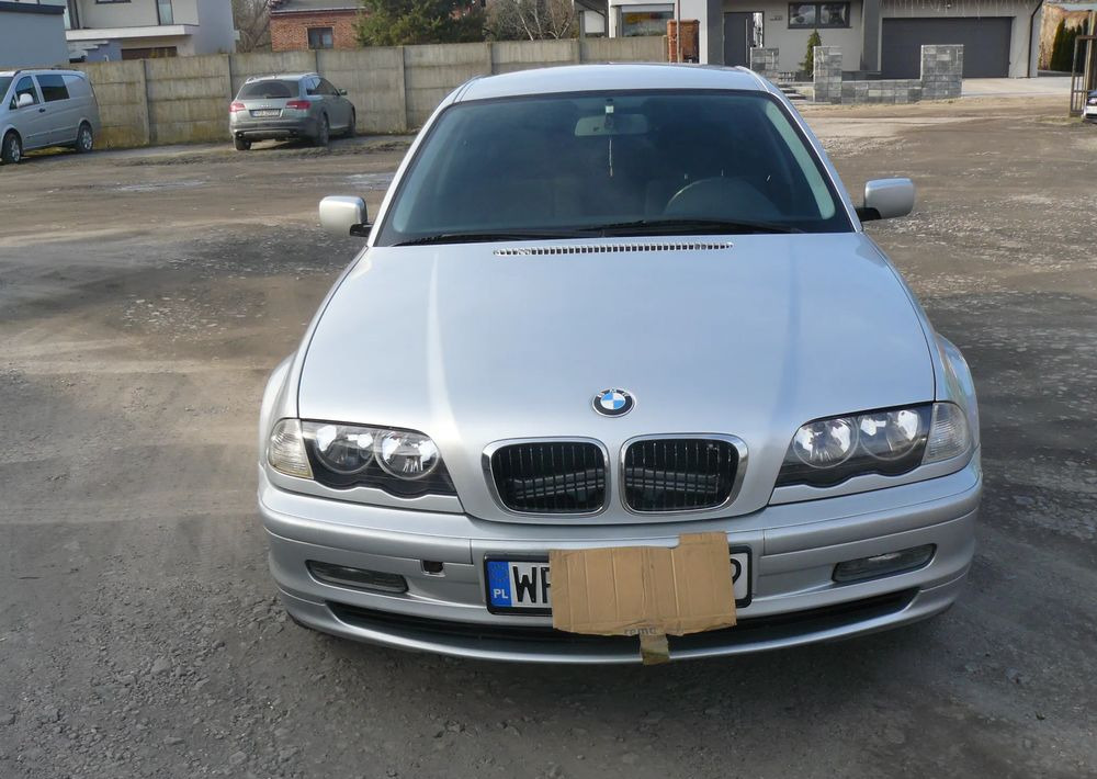 BMW Seria 3 320i - Auto: pilt 1 BMW Seria 3 320i - Auto: pilt 1