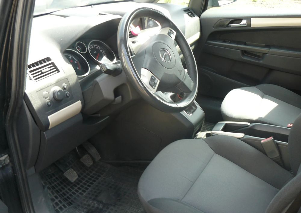 Opel Zafira 1.9 CDTI Cosmo - Maastur: pilt 5 Opel Zafira 1.9 CDTI Cosmo - Maastur: pilt 5