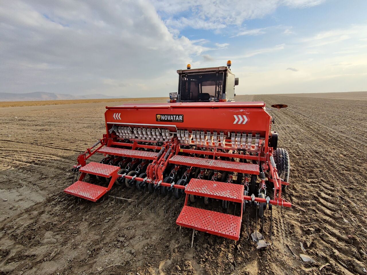 Novatar Seed Drill Machine - DARCY SERIES - Kombain-külvimasin: pilt 3 Novatar Seed Drill Machine - DARCY SERIES - Kombain-külvimasin: pilt 3