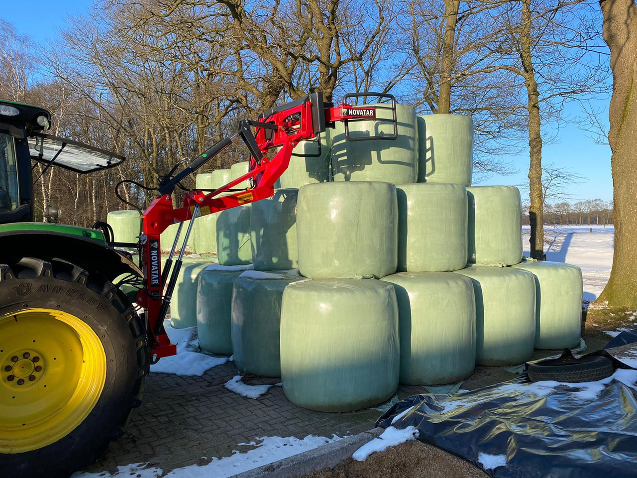 Novatar Tractor Rear Loader - Traktor: pilt 1 Novatar Tractor Rear Loader - Traktor: pilt 1
