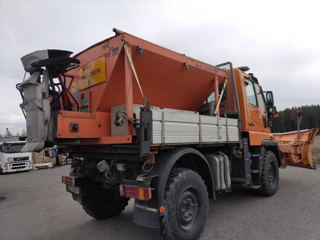 Mercedes-Benz Unimog ,hiekoitin,aura,kippilava - Lumekoristusmasina: pilt 3 Mercedes-Benz Unimog ,hiekoitin,aura,kippilava - Lumekoristusmasina: pilt 3