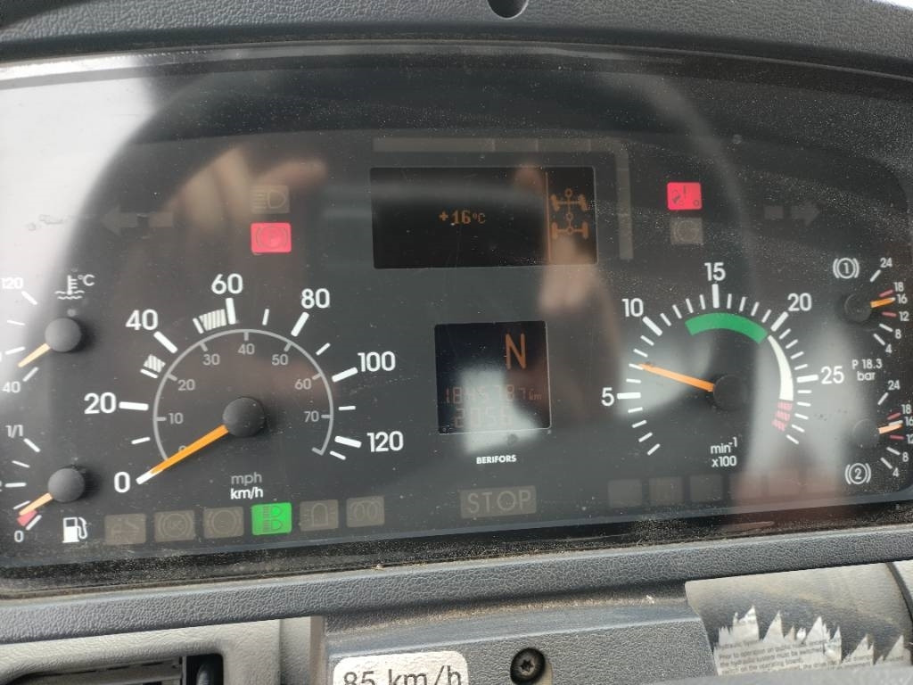 Lumekoristusmasina Mercedes-Benz Unimog ,hiekoitin,aura,kippilava: pilt 7